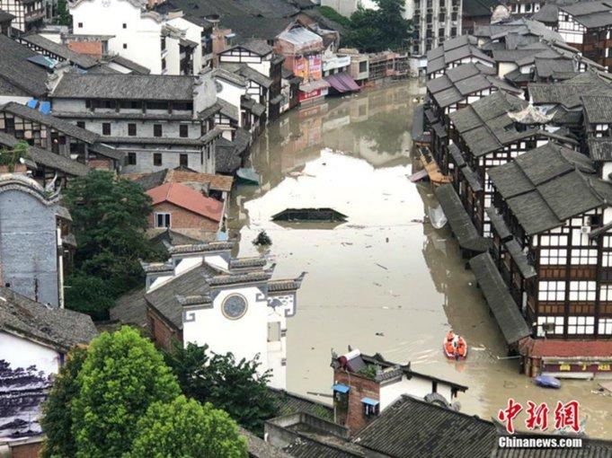 春节氛围感拉满!这些龙年限定版美容新品听说都要卖断货了?